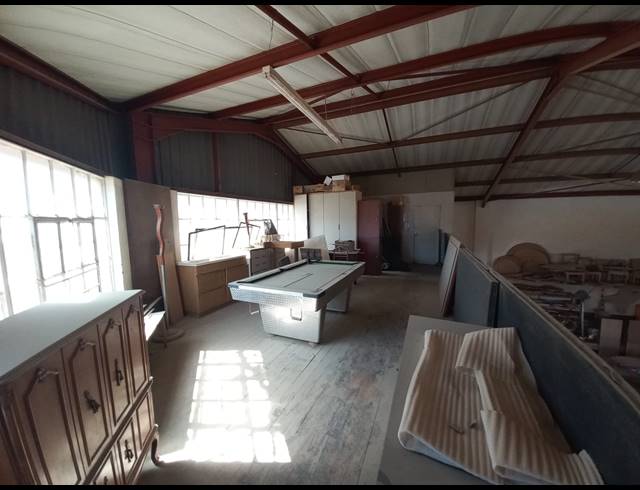 300M² WAREHOUSE TO LET IN TROYEVILLE
